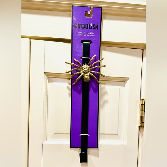Spider Over Door Wreath Hanger - Picture 1 of 3